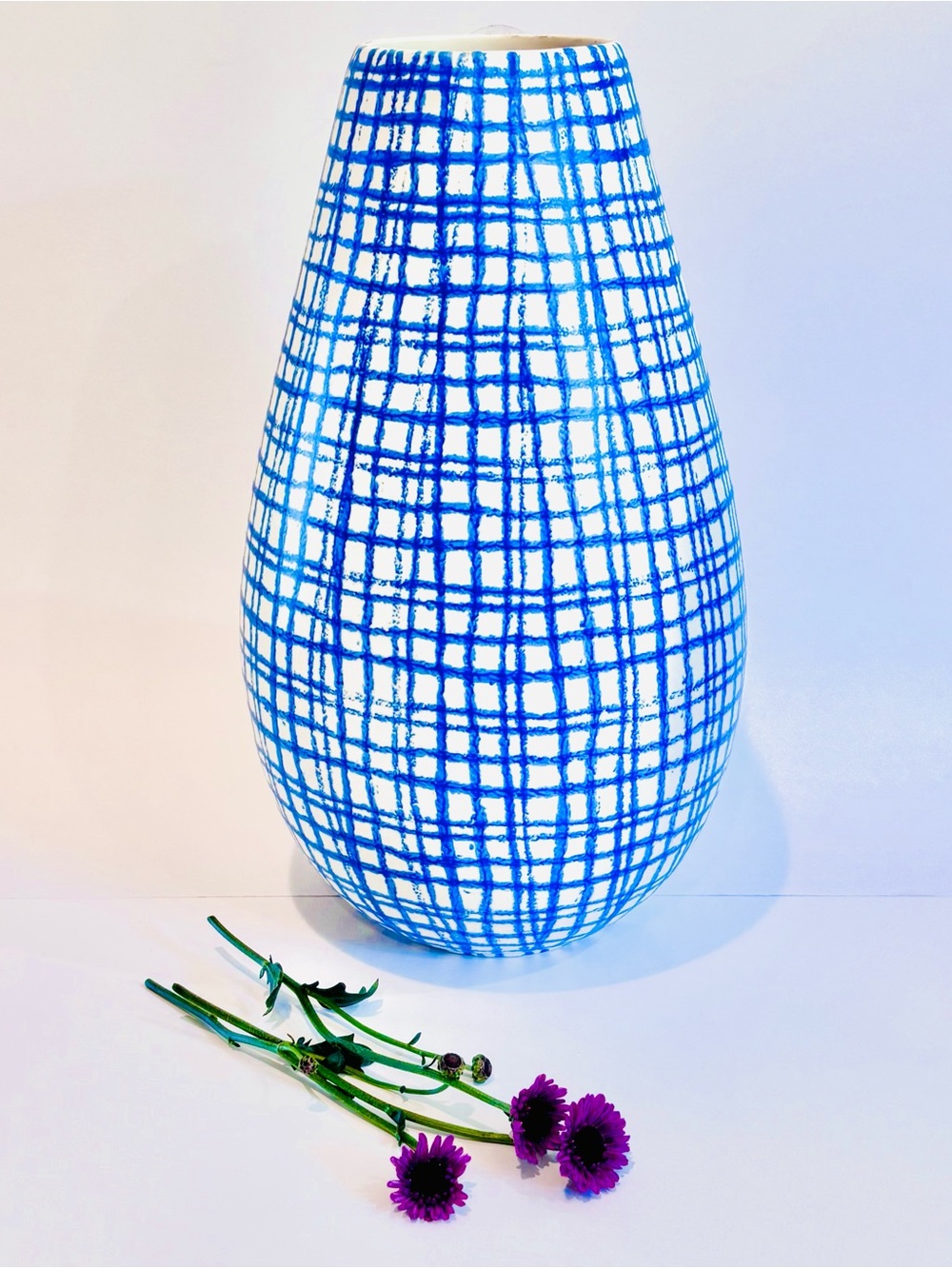 Gorgeous vintage blue and white grid pattern ceramic vase NOS